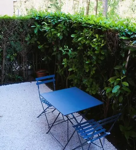 Climatise Et Spacieux Situe Pres Des Parcs فيشي