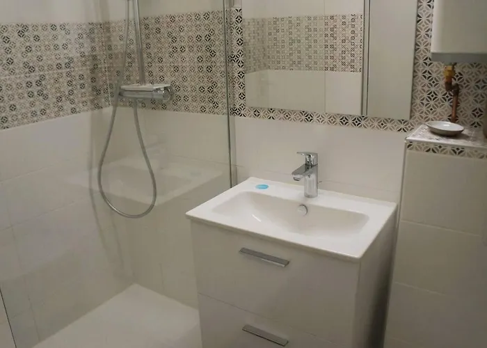 شقة Climatise Et Spacieux Situe Pres Des Parcs