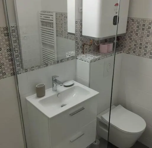 شقة Climatise Et Spacieux Situe Pres Des Parcs *